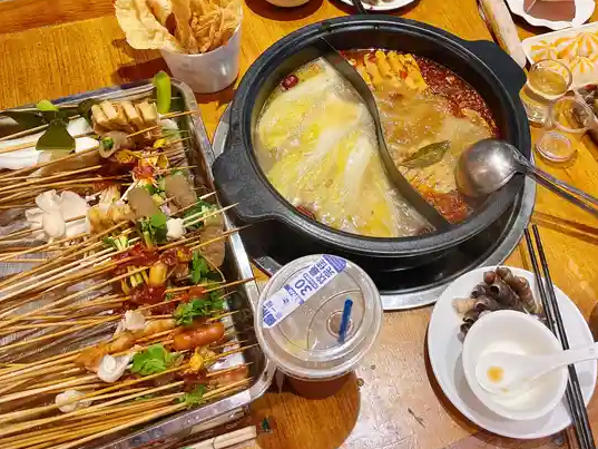 龙师兄砂锅串串香