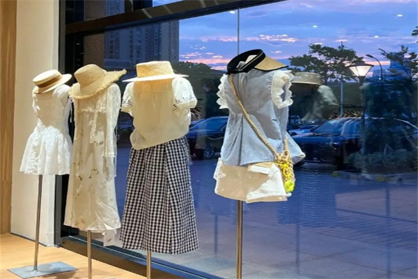 香菊兰女装产品 门店图片