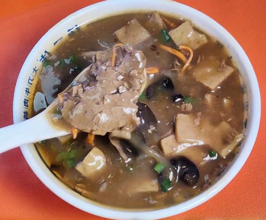 杨二伟胡辣汤
