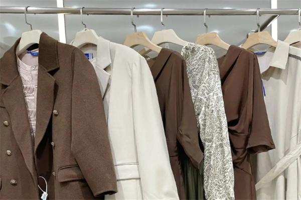 韩蜜儿服饰产品 门店图片