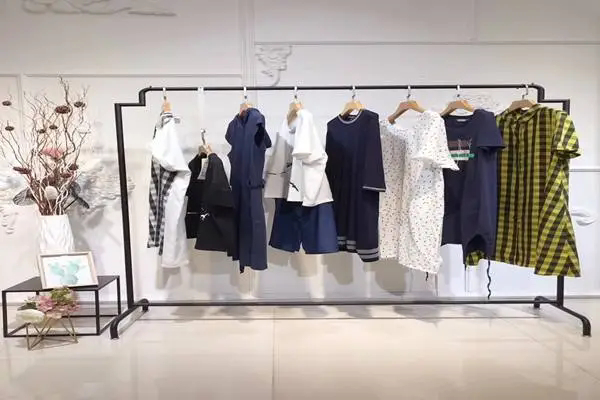 韩尚菲女装产品 门店图片