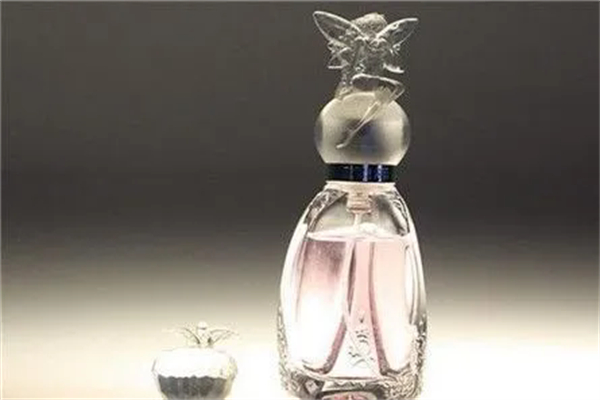 伊玳尔香水产品 门店图片