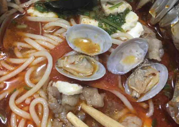 纸上谈兵花甲米线