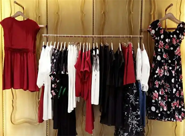 锦依罗女装产品 门店图片