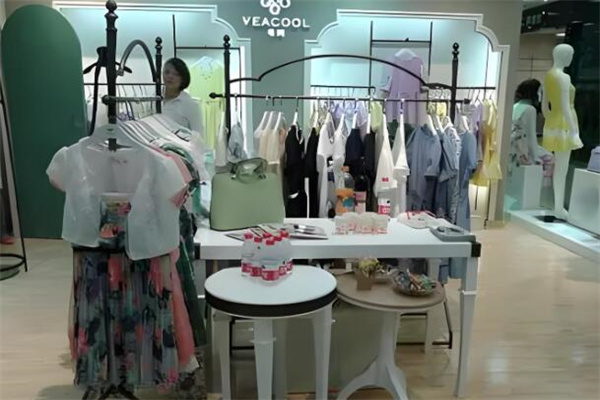韦珂女装产品 门店图片