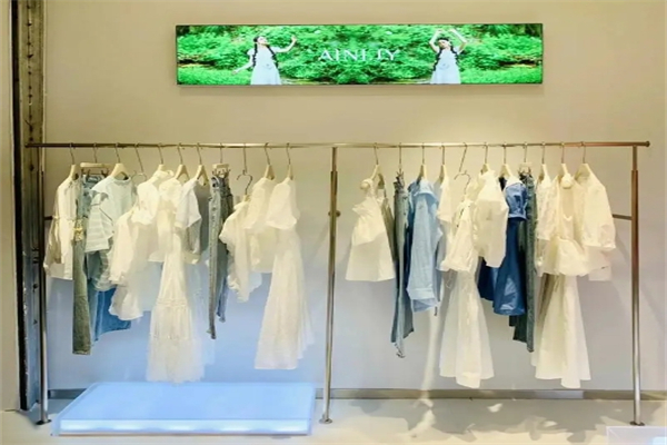 Aini JY女装产品 门店图片