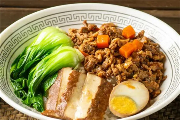 小南向卤汁拌饭