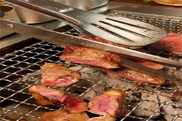 潮牛村9.9炭火烤肉产品 门店图片