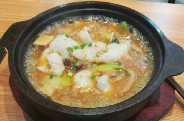 小鸡小鱼石锅煲
