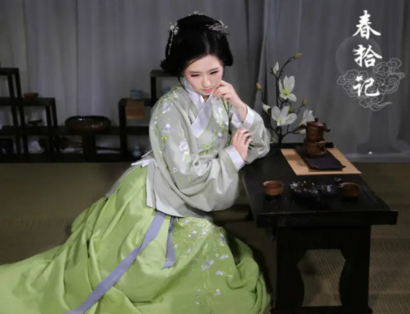 春拾记汉服
