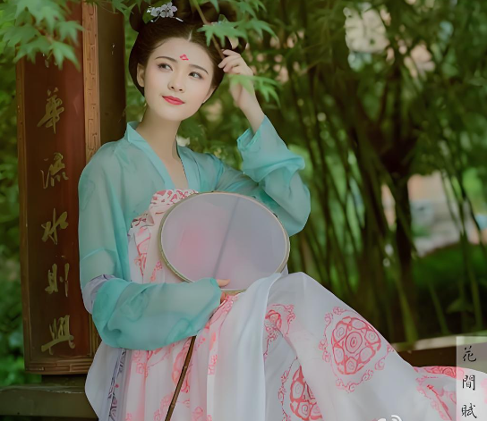 花间赋汉服