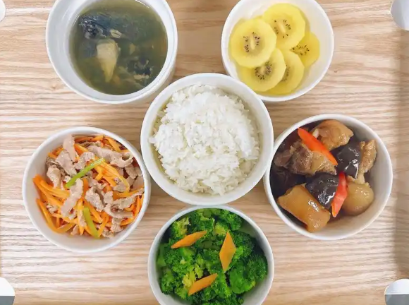 宜贝亲月子餐