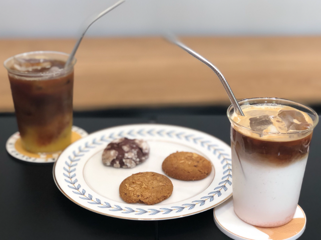 白胡子奶茶