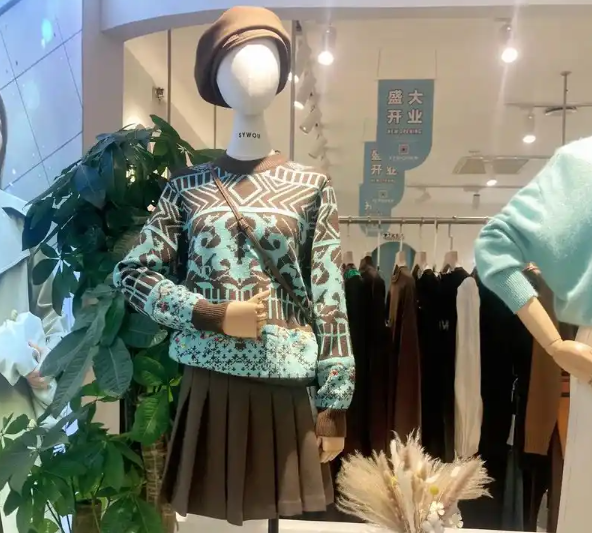 茜舞女装