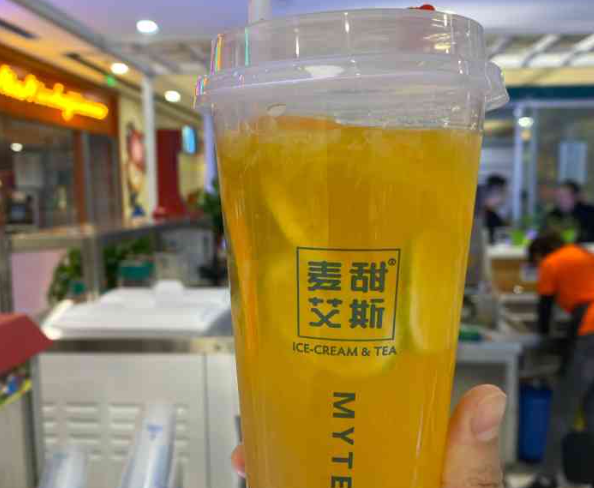 麦甜艾斯鲜果茶饮