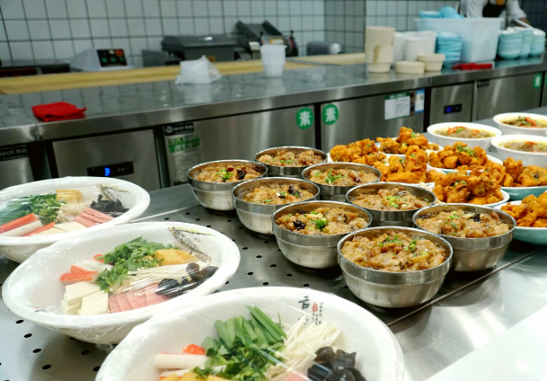 餐餐食堂