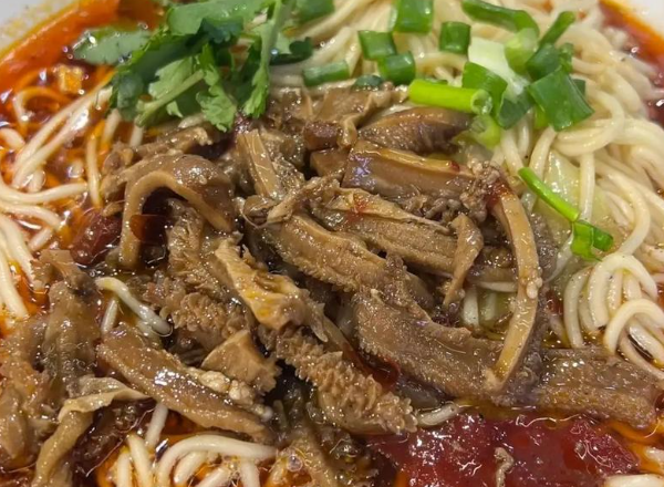 陈黑皮牛杂面