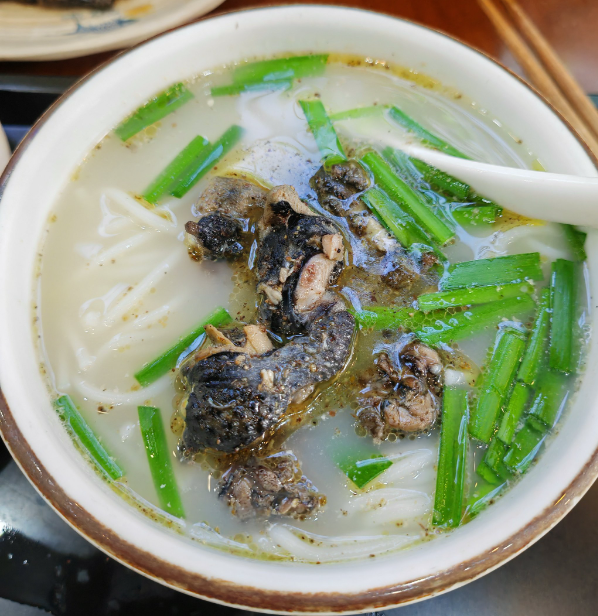 什阿婆乌鸡米线
