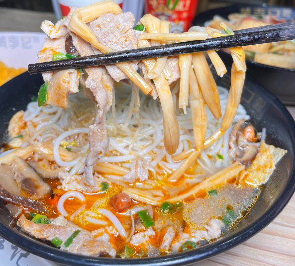 黄李记螺蛳粉