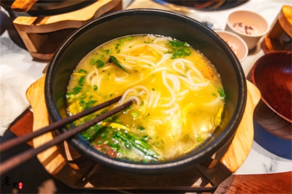 云满鲜过桥米线